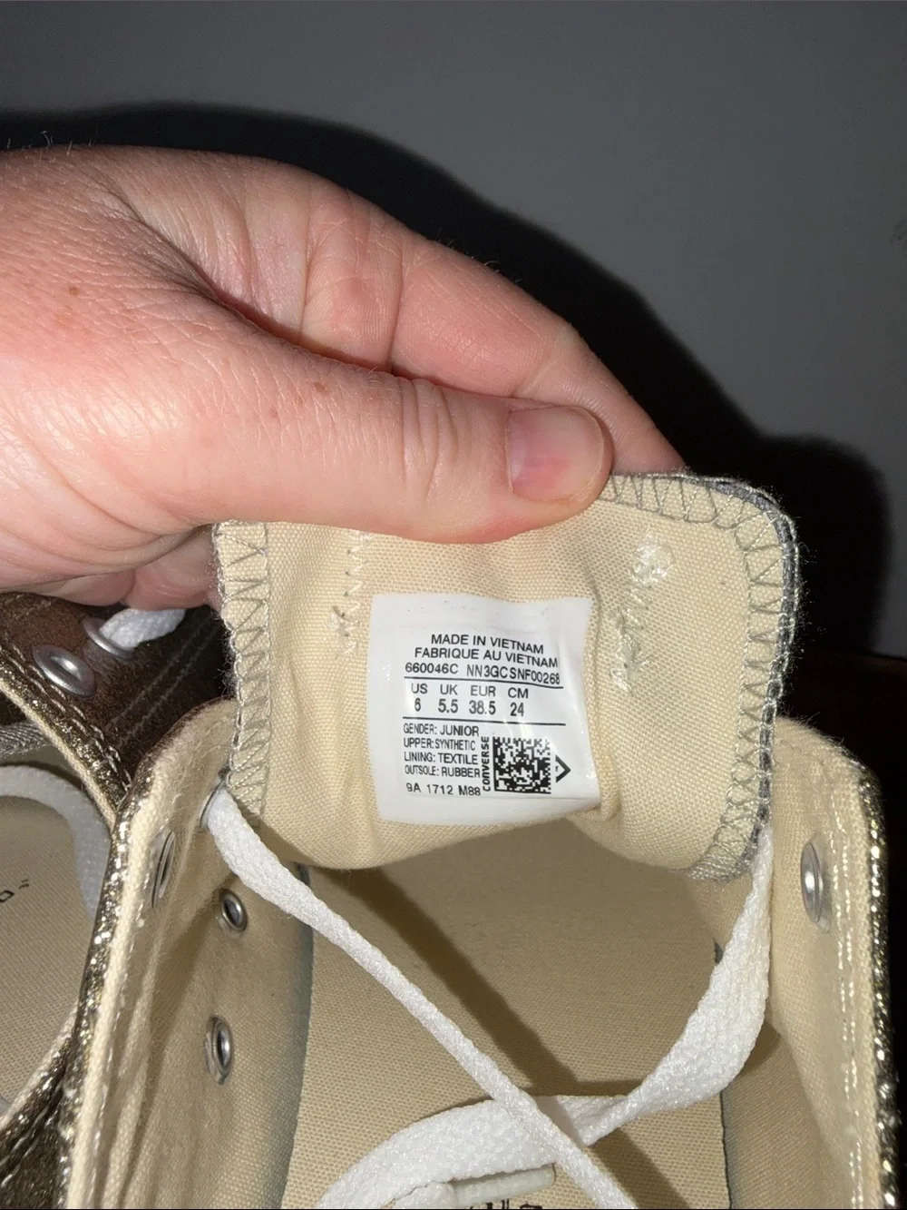 Converse gold metallic